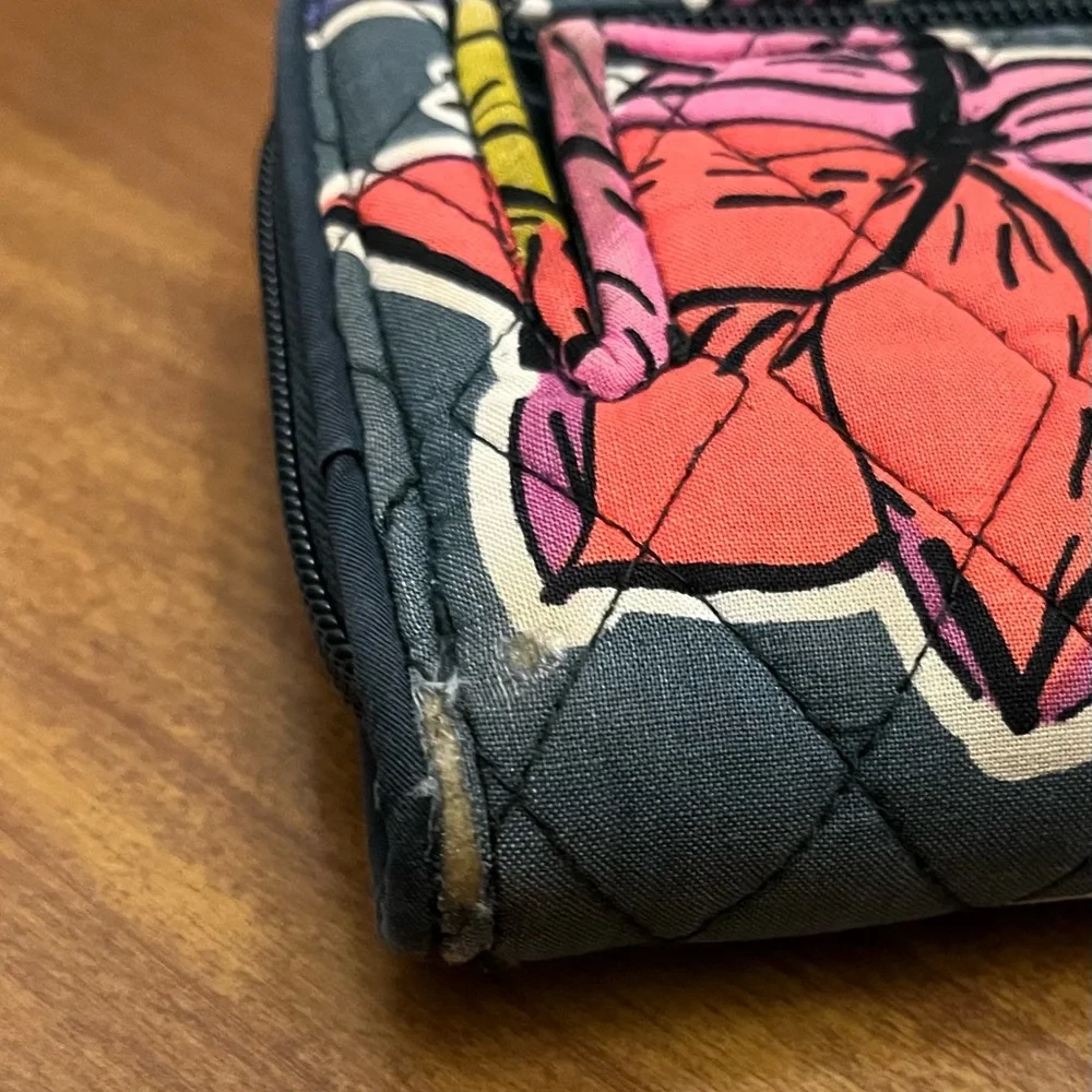 Vera Bradley turn lock wallet Falling Flowers with lots of credit card slots - Picture 6 of 11